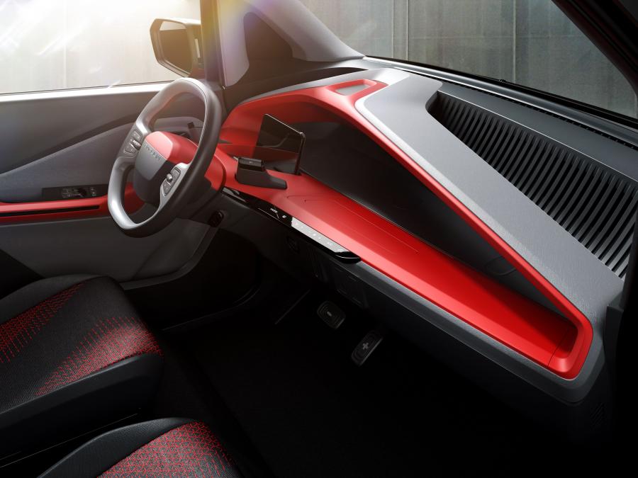 Интерьер Baojun E200 2018 года  (фото 6 из 14)